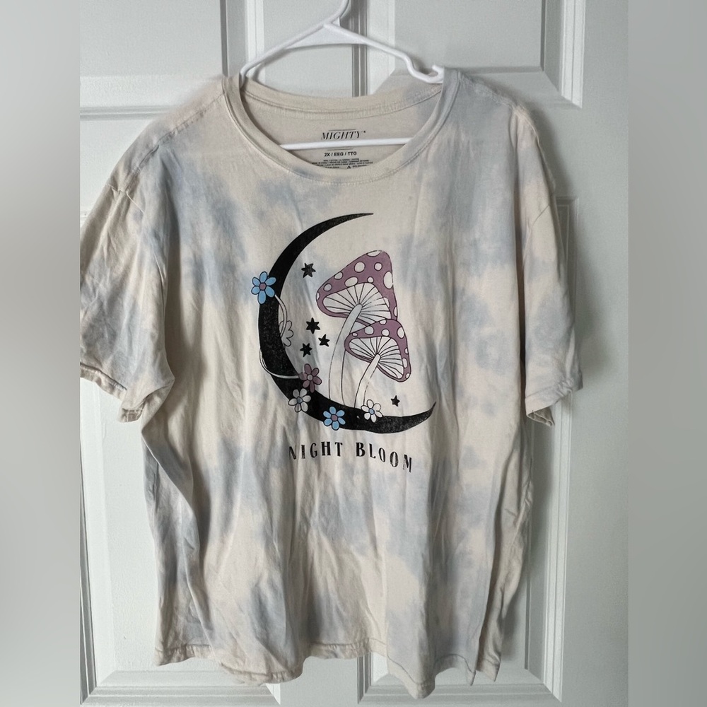 Women’s “Night Bloom” Tie Dye Graphic Tee - Size XXL